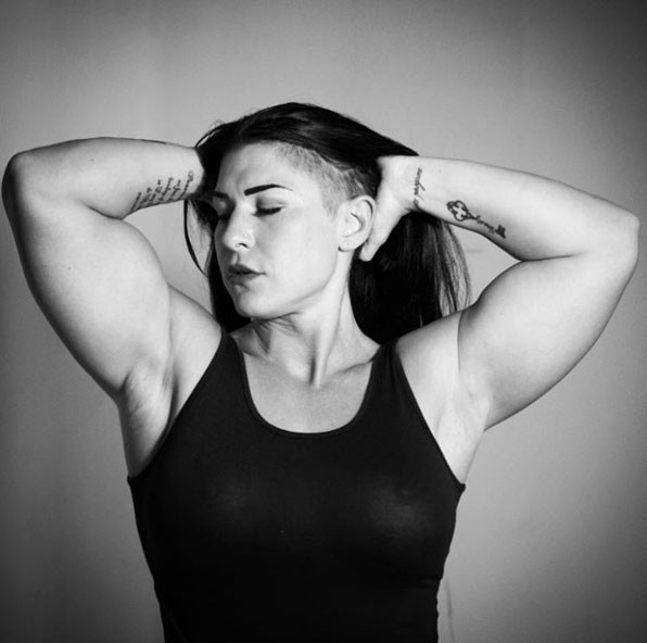 Karpuzu bacaklarının arasında parçaladı! İnanılır gibi değil - Resim: 3