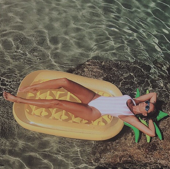 Eda Taşpınar öyle pozlar verdi ki... Rekor kırdı! - Resim: 1