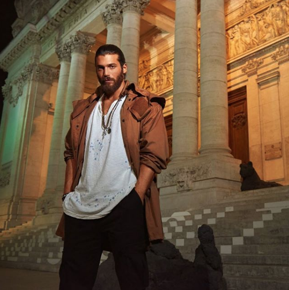 Can Yaman için şok eden suçlama kadın hayranı 'Beni dövdü' deyip şikayetçi oldu - Resim: 4