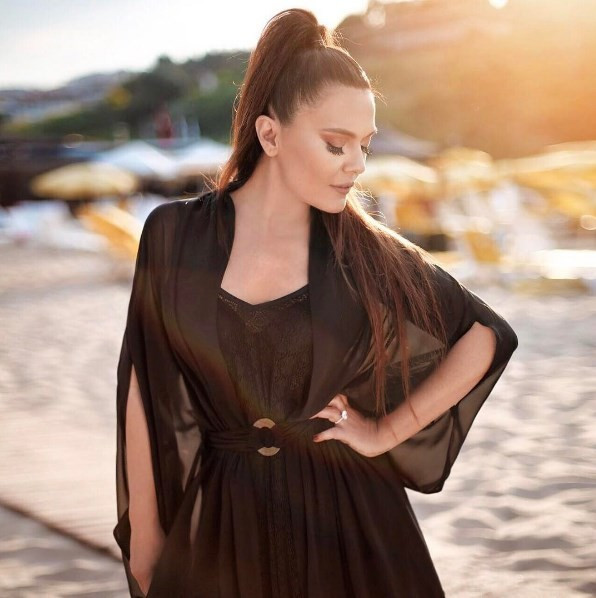 Makyajsız fotoğrafını paylaşıp meydan okudu - Resim: 4