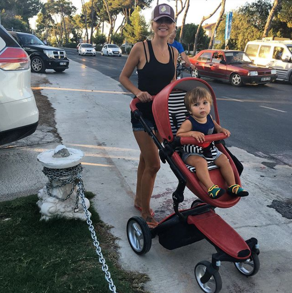 Takipçisine cevabı yapıştırdı Ece Erken mini şortunun eleştirilmesine çok kızdı - Resim: 2