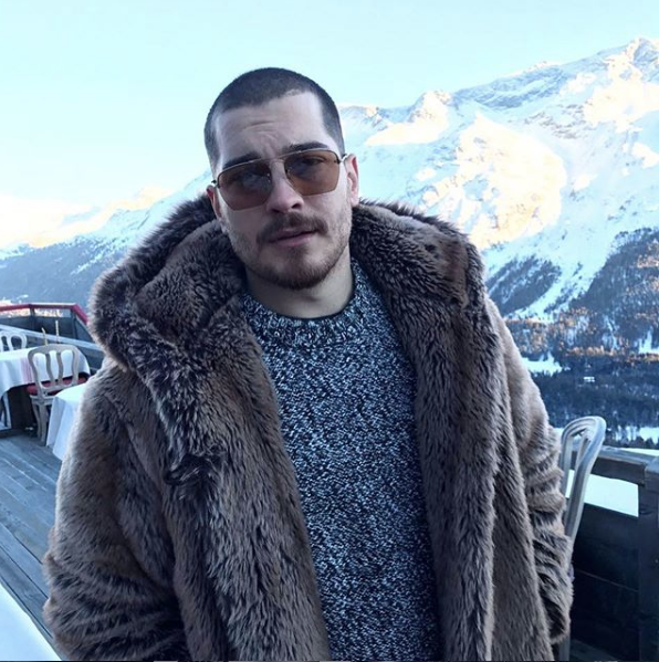 Çağatay Ulusoy'dan kariyerinde bir ilk yeni işi hayranlarını şaşırtacak - Resim: 4
