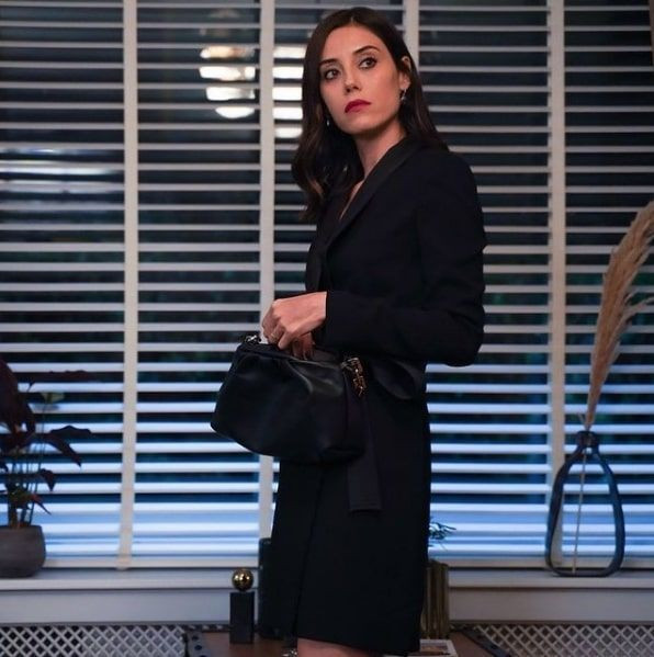 Sadakatsiz'in yıldızı Cansu Dere'den takdirlik hamle tüm borçları kapattı - Resim: 4