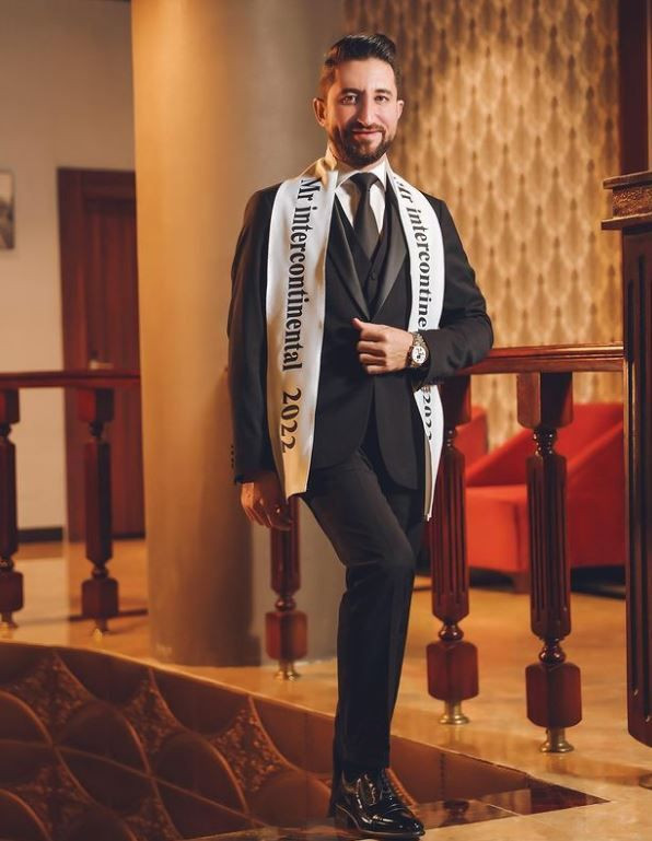 2022 Kainat Güzeli Kerküklü Darya Kamil sosyal medyada gündem oldu! Mesleği şaşırttı! - Resim: 1