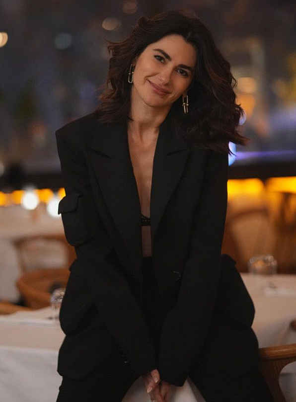 Nesrin Cavadzade davet tarzıyla büyüledi! Bakan bir daha baktı: "Hediye paketi gibi" - Resim: 2