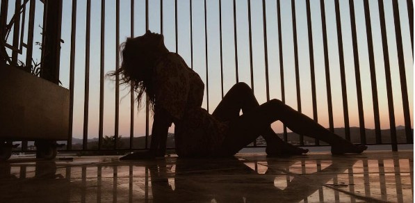 İrem Derici sıcaktan bunaldı bakın soluğu nerede aldı! - Resim: 4