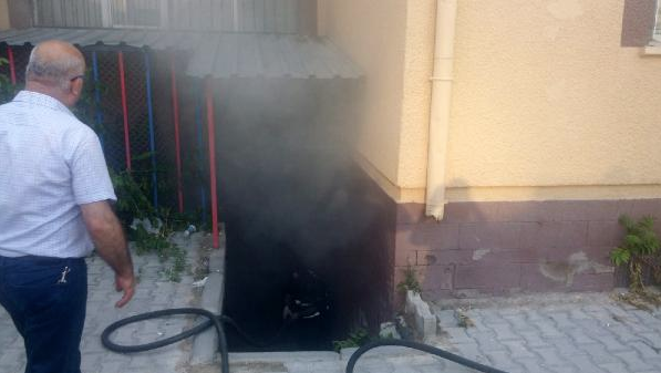 Niğde Adliyesi'nde yangın olay yerinden görüntüler  - Resim: 3