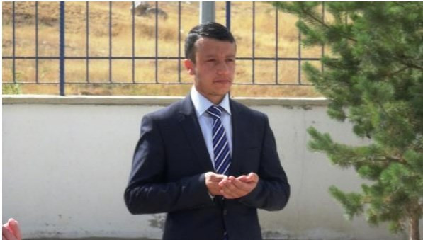 İmam Kuran'ı akıllı telefondan okudu - Resim: 2