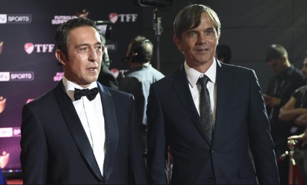 Telefonla haber yolladı! Phillip Cocu'dan Ali Koç'a şok yanıt - Resim: 4