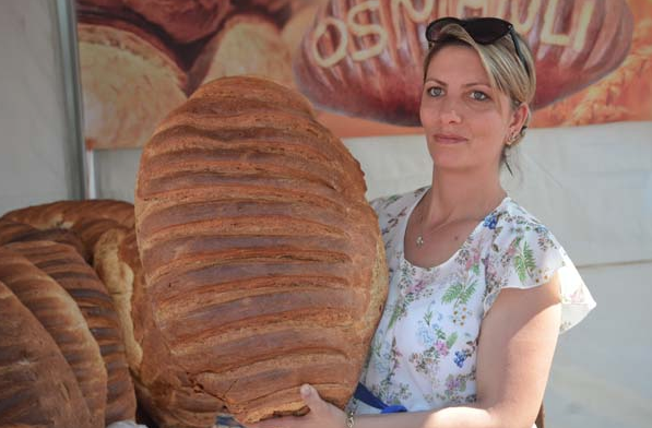 Görenler şaşıp kalıyor! Bu ekmeğin tanesi 80 lira - Resim: 1