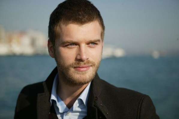 Binbir yüz Kıvanç Tatlıtuğ - Resim: 5