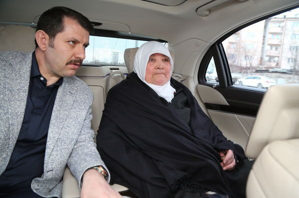 Şehit annesi hastaneden makam aracıyla alınıp o okula götürüldü! Gözyaşları sel oldu... - Resim: 4