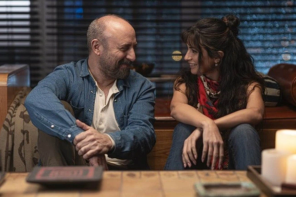 Halit Ergenç ve Tuba Büyüküstün'lü diziden ilk kareler geldi polemikler başladı: Kim bu gazeteci Hakan - Resim: 3