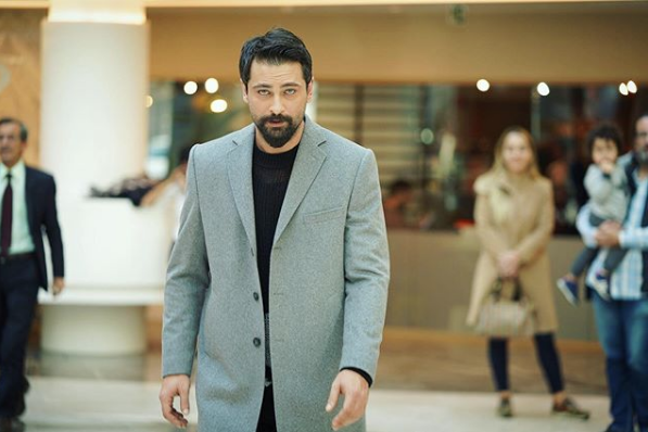 Onur Tuna üstsüz poz verdi FOX TV Mucize Doktor Ferman'ı isyan ettirdi - Resim: 2