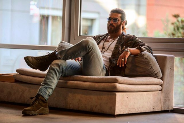 Can Yaman için şok eden suçlama kadın hayranı 'Beni dövdü' deyip şikayetçi oldu - Resim: 9