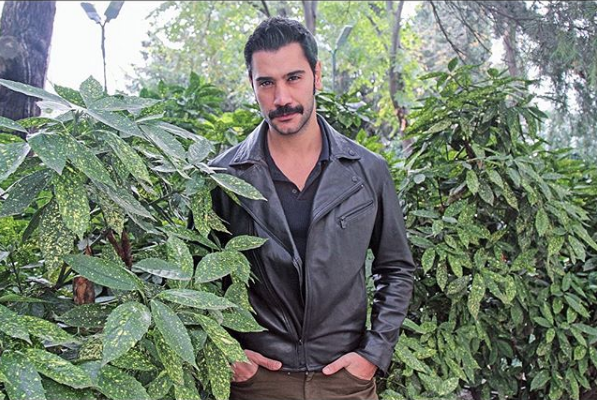 Bir Zamanlar Çukurova yıldızı Uğur Güneş'in sevgilisi Reyhan Cansu bakın kim çıktı - Resim: 1