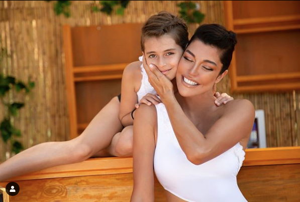 Deniz Akkaya ve Efe Önbilgin kızları Ayşe'nin bikinili pozları nedeniyle davalık oldu - Resim: 2