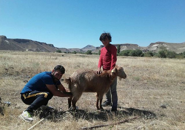 Cumali Akgül eşi ve çocuklarını bırakıp gitti! Karısı köyünde...  - Resim: 1