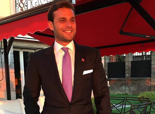 İyi Partili Mehmet Aslan'a bakın! Para bende tip de var pul da... - Resim: 3