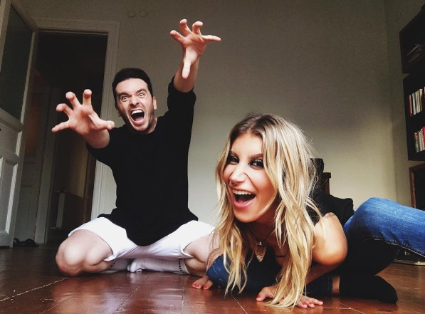 İrem Derici zor zamanlar geçiriyorum dedi isyan etti - Resim: 1