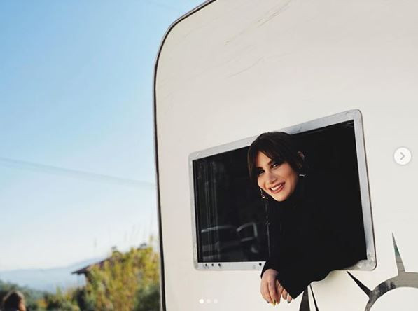 İrem Derici'den O Ses Türkiye yorumu olay oldu! Seda ablanın kucağına mı oturayım? - Resim: 1