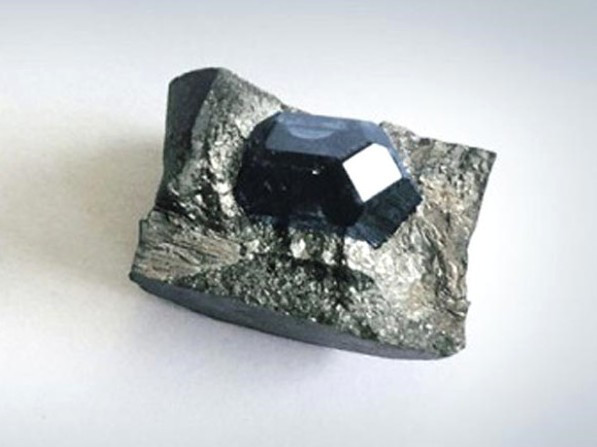 Ölen oğlunu elmasa çevirdi bir de üstüne... - Resim: 4