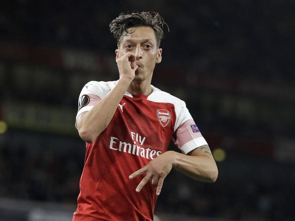 Arsenal'da Mesut Özil ve futbolcular uyuşturucu içerken görüntülendi - Resim: 1