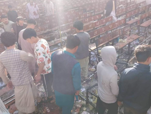 Okula bombalı saldırı! Onlarca ölü ve yaralı var Afganistan'dan dehşet verici görüntüler - Resim: 2