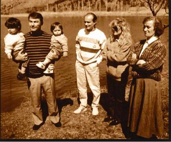 Olcay Baykal kaç yaşında Deniz Baykal'ın eşi ve çocukları kimdir? - Resim: 0