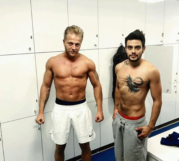 Rüzgar Erkoçlar'ın evlilik sevinci sosyal medyada paylaştı... - Resim: 3