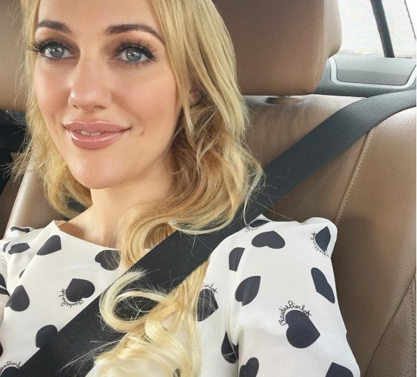 Meryem Uzerli tesettüre girdi instagram'da olay oldu - Resim: 2