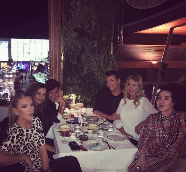 Seda Sayan ayrıldı akşamına fena parti düzenledi - Resim: 2