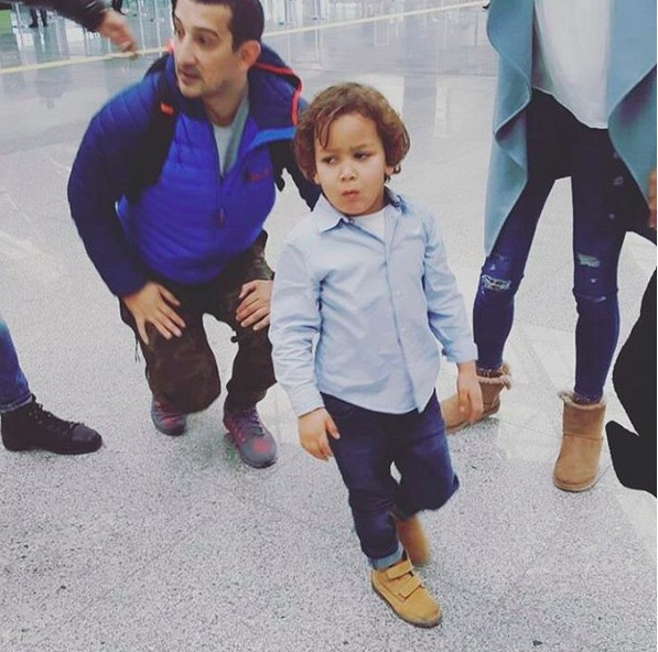 Serhat Akın'ın gizlediği eşi! Karısı ile çocuklarını ilk kez... - Resim: 2