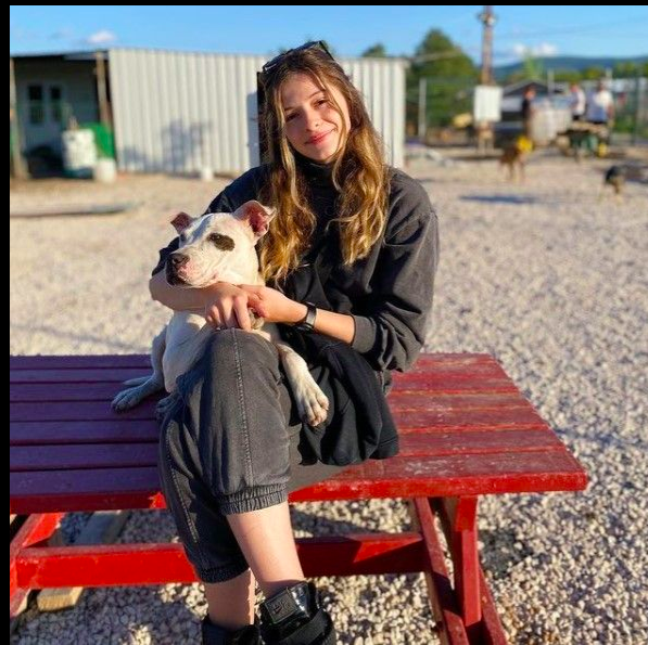 Nihan Yönel kimdir kaç yaşında ne iş yapıyor mesleği nedir? - Resim: 0