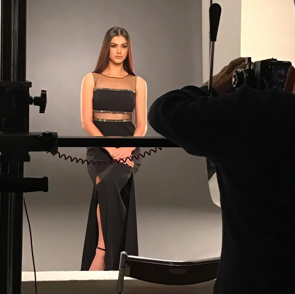 Kainatın en güzel kadını olmak için tacın peşinde - Resim: 4