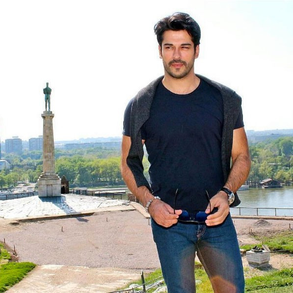 Burak Özçivit 'ten dobra dobra 'O gece için yardım...' - Resim: 4