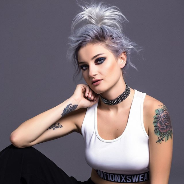 Güliz Ayla'yı striptiz sorusu çıldırttı takipçisine tepkisi sert oldu - Resim: 3