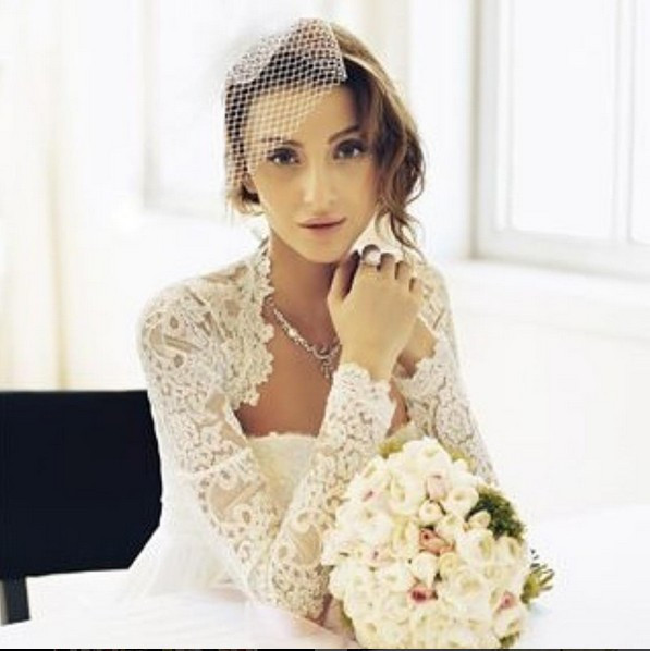 Özge Ulusoy kimdir instagram fotoğrafları çok özel - Resim: 2