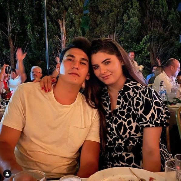 Hanife Gürdal iyice abarttı mini etekli pozu 'pes' dedirtti böyle paylaştı - Resim: 1