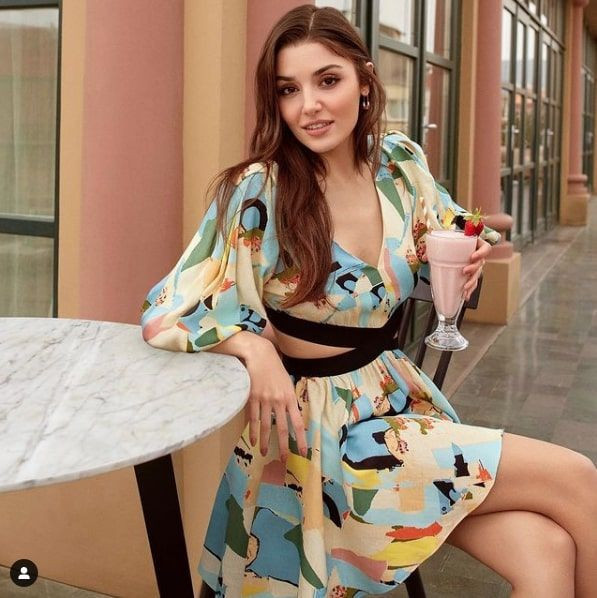 Twitter'a damgasını vurdu Sen Çal Kapımı yıldızı Hande Erçel yine büyüledi - Resim: 1