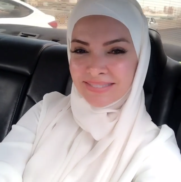 Yarı çıplak pozlarıyla bir döneme damga vuran Pınar Eliçe Umre'ye gitti - Resim: 4