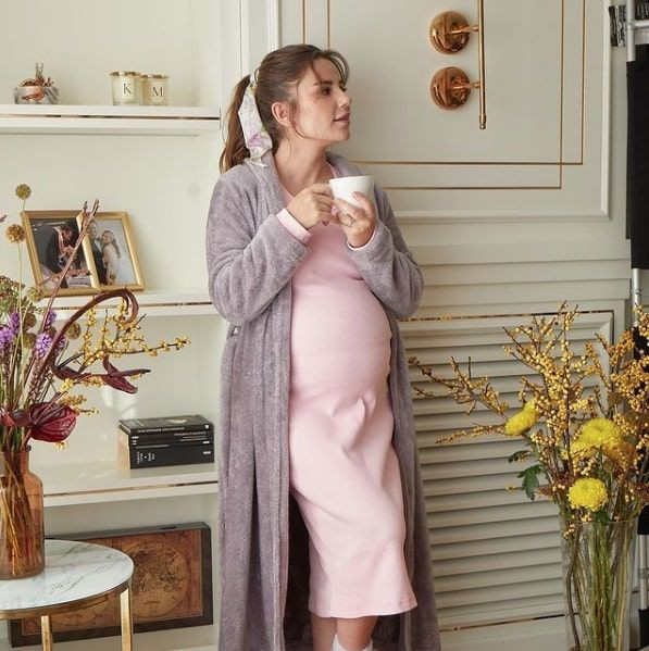 Merve Özbey karnı burnunda poz verdi ünlü isimler yorum yağdırdı - Resim: 3