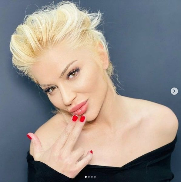 20'lik genç kız gibi! Songül Karlı abarttıkça abarttı en sonunda takipçileri kızdı - Resim: 3