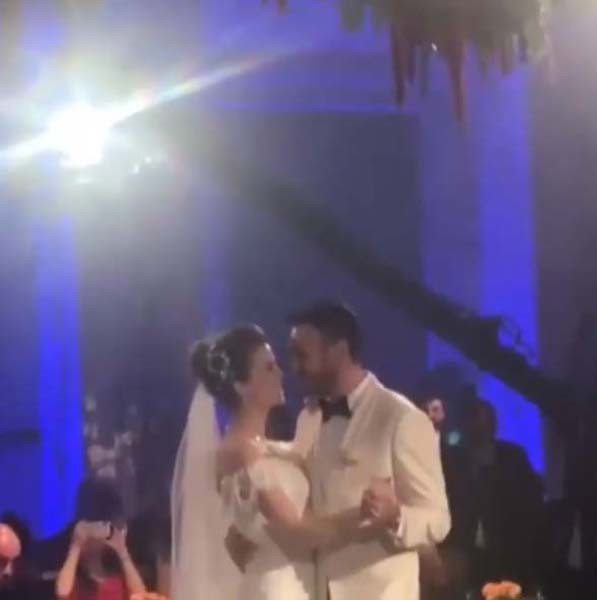 Simge Fıstıkoğlu muhteşem bir düğünle evlendi - Resim: 1