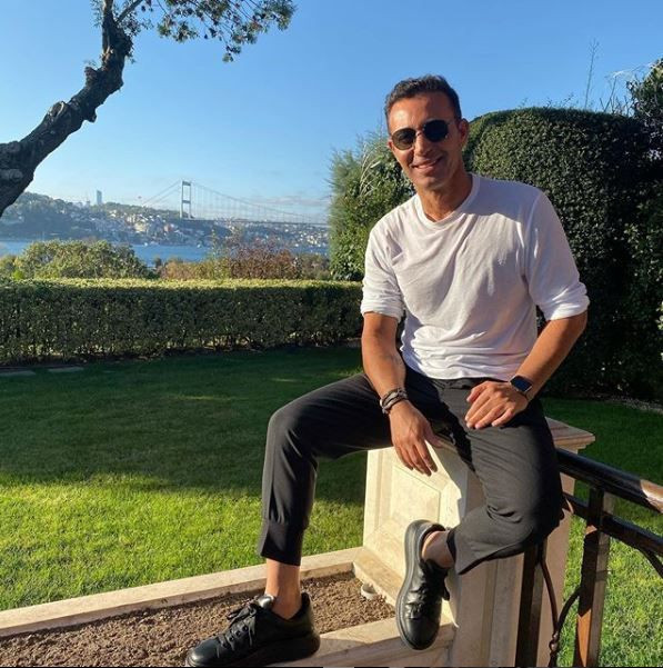 Mustafa Sandal'ın Aleyna Tilki'nin arkasından yaptığı hareketler olay oldu! - Resim: 2