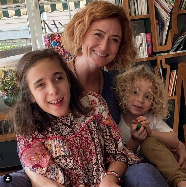 Bu kez 'Şükür Zamanı' deyip paylaştı Ceyda Düvenci'den aile pozu böyle geldi - Resim: 2
