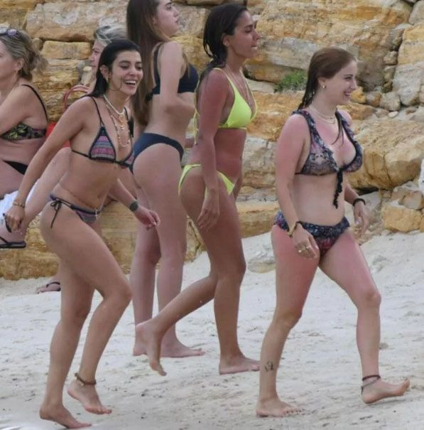 Ünlülerin tatil pozları ortalığı kasıp kavurdu - Resim: 3