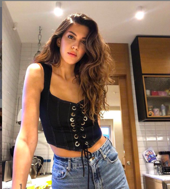 Arda Türkmen nereli yaşı kaç? Arda Türkmen evli mi eşi kimdir? - Resim: 1