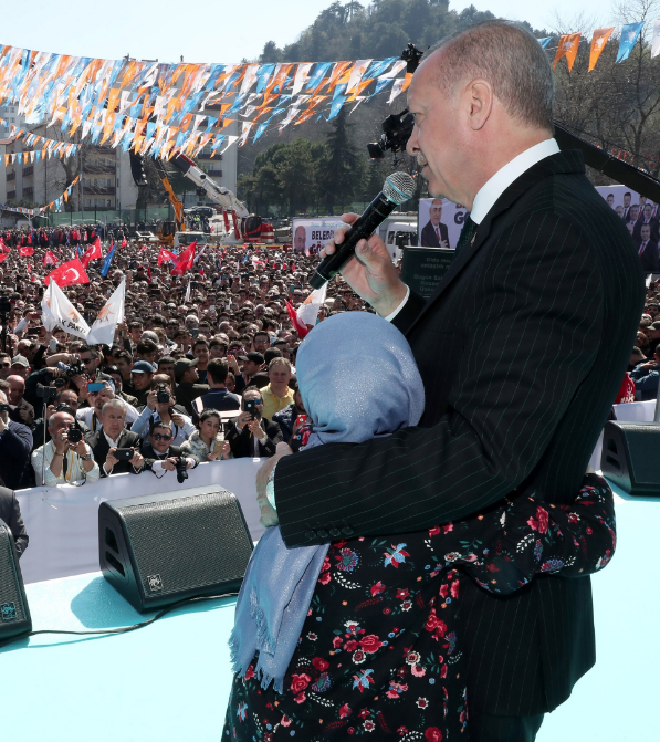 Cumhurbaşkanı Erdoğan, kendisine mektup yazan Şevval'le sahnede buluştu - Resim: 3