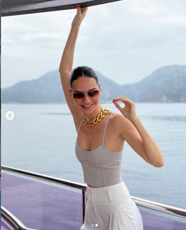 Sosyete gelini Yasemin Özilhan fit vücudunun sırrını verdi hem de 3 öğün yiyerek - Resim: 3